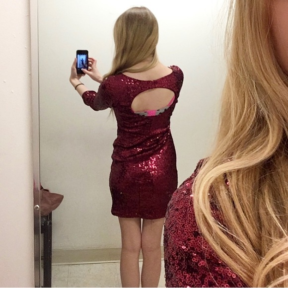 Red HalfSleeve Mini Sequin Dress - Small - Picture 2 of 4